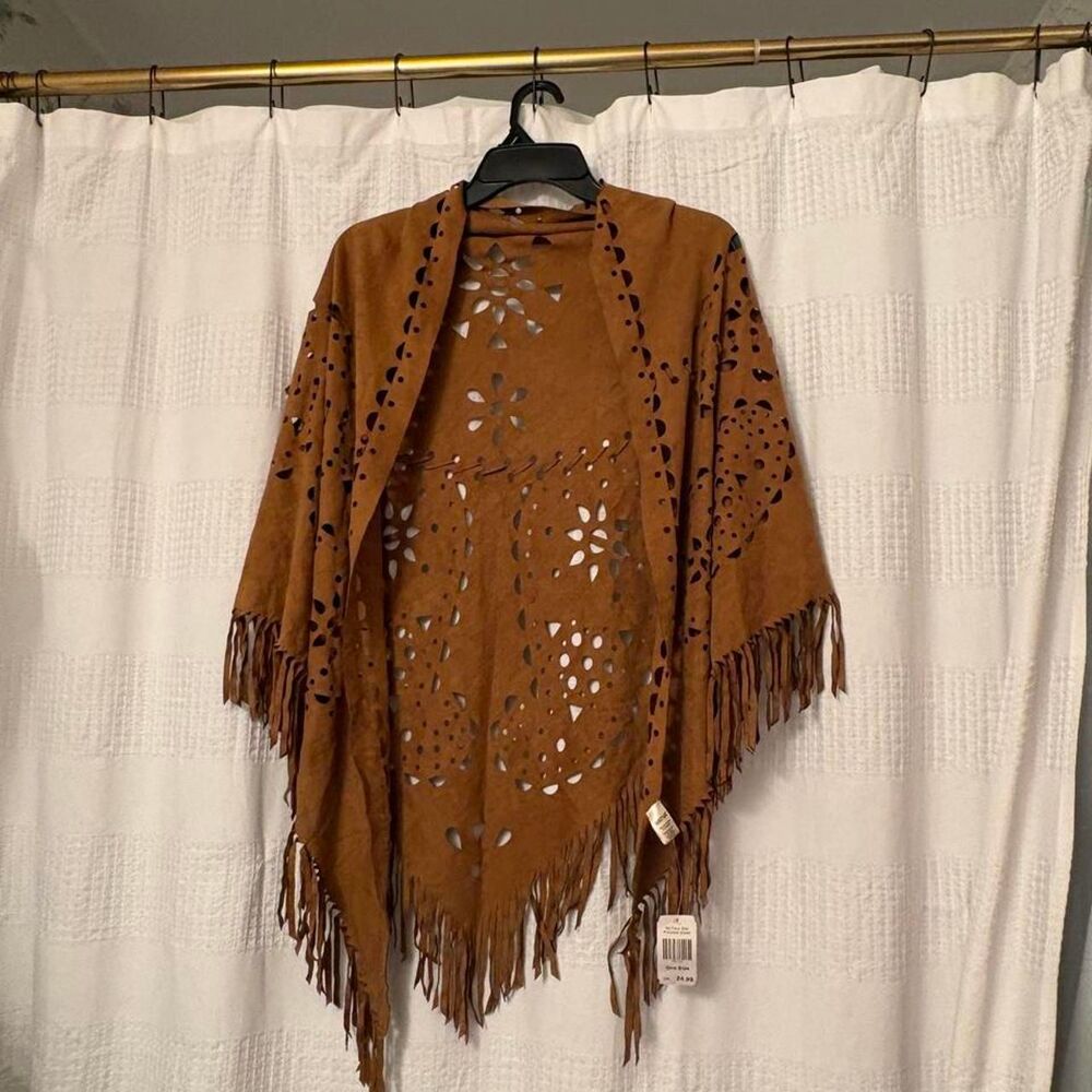 NWT Krazy Kat Camel brown faux suede fringe poncho w/ cut-out floral Scarf-wraps